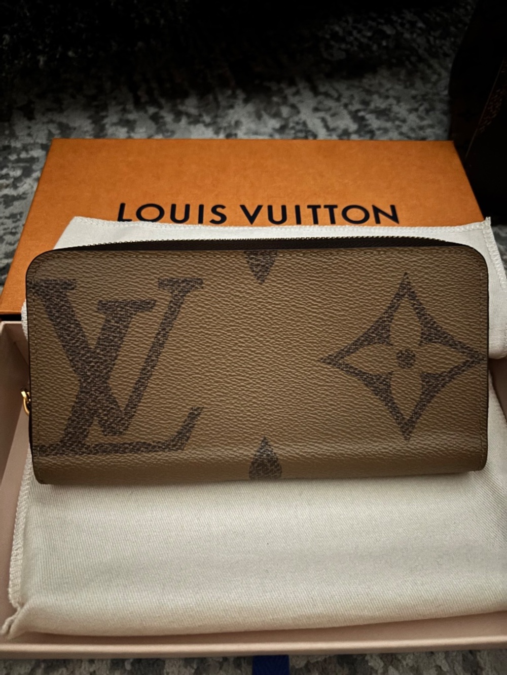 Louis Vuitton zippy wallet - Picture 2 of 3